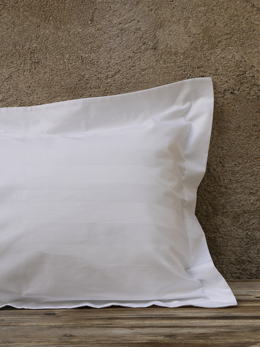 Μαξιλαροθήκη 52x75 Oxford 4 πλευρές - 300 Κλωστές Σατέν ρίγα 4,5cm - 100% Βαμβάκι Πενιέ